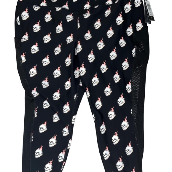 TORRID- Performance Core Mesh Side Inserts Active Leggings - Size: 5x - Picture 8 of 14